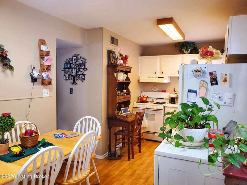 7709 Rochelle Rd, Louisville, KY 40228