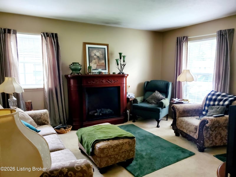 7709 Rochelle Rd, Louisville, KY 40228