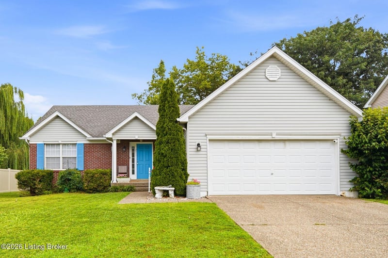 7711 Bridlewood Pl, Louisville, KY 40228