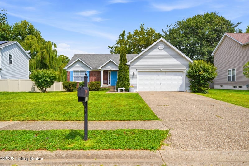7711 Bridlewood Pl, Louisville, KY 40228