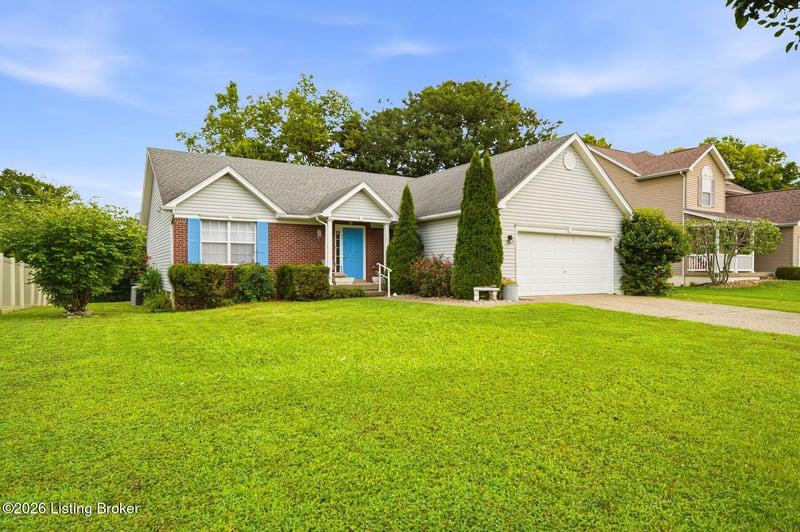 7711 Bridlewood Pl, Louisville, KY 40228