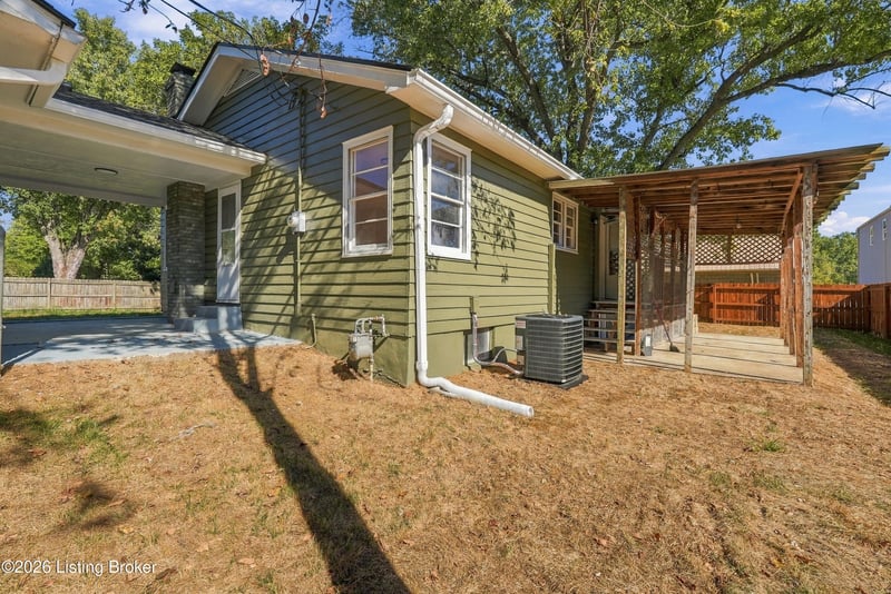 7723 Dingle Dell Rd, Louisville, KY 40214