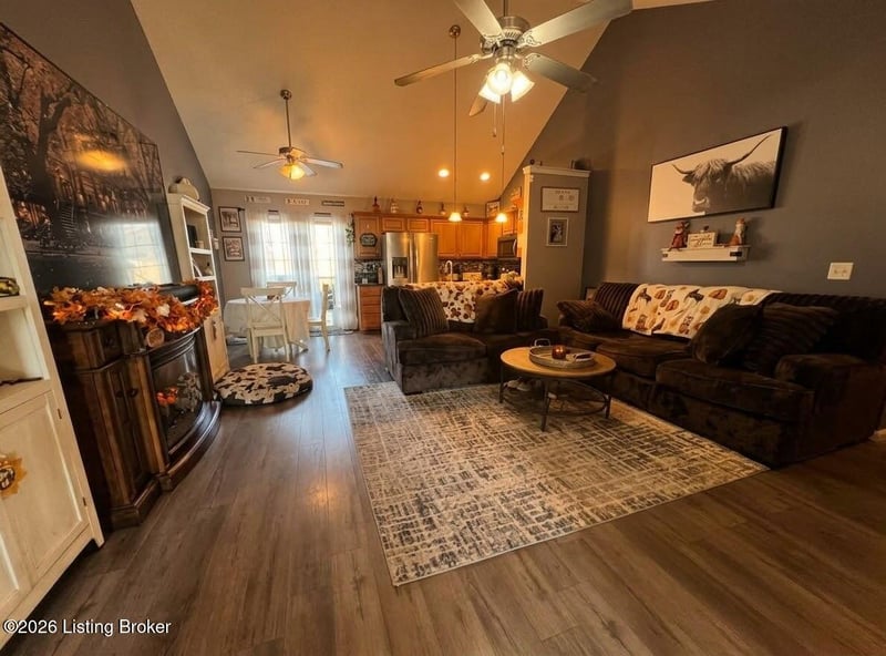 775 Oak Grove Blvd, Shepherdsville, KY 40165