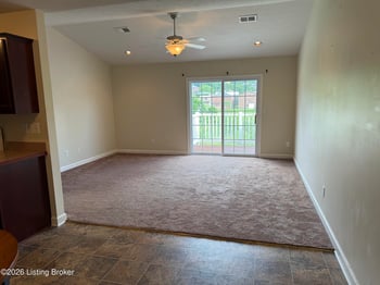 7801 Alfred Schlatter Dr #6, Louisville, KY 40214