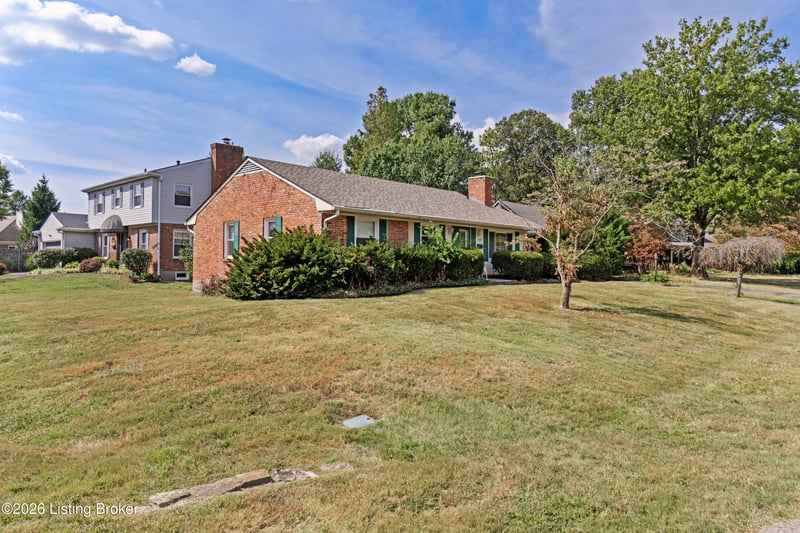 7801 Fairmeadows Ln, Louisville, KY 40222