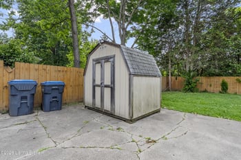 7802 Bluebonnet Rd, Louisville, KY 40258