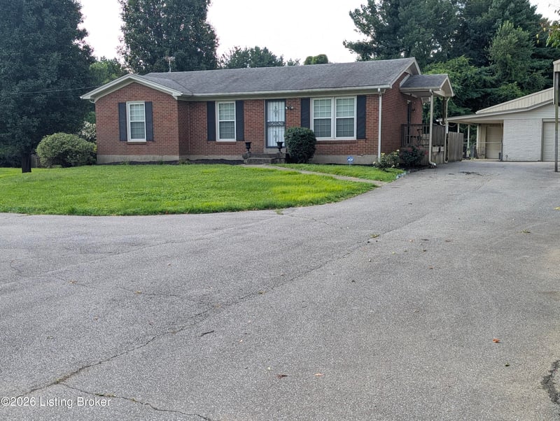 7804 E Manslick Rd, Louisville, KY 40228