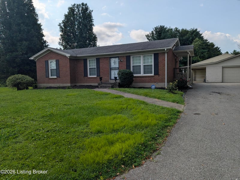 7804 E Manslick Rd, Louisville, KY 40228