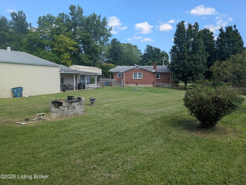 7804 E Manslick Rd, Louisville, KY 40228
