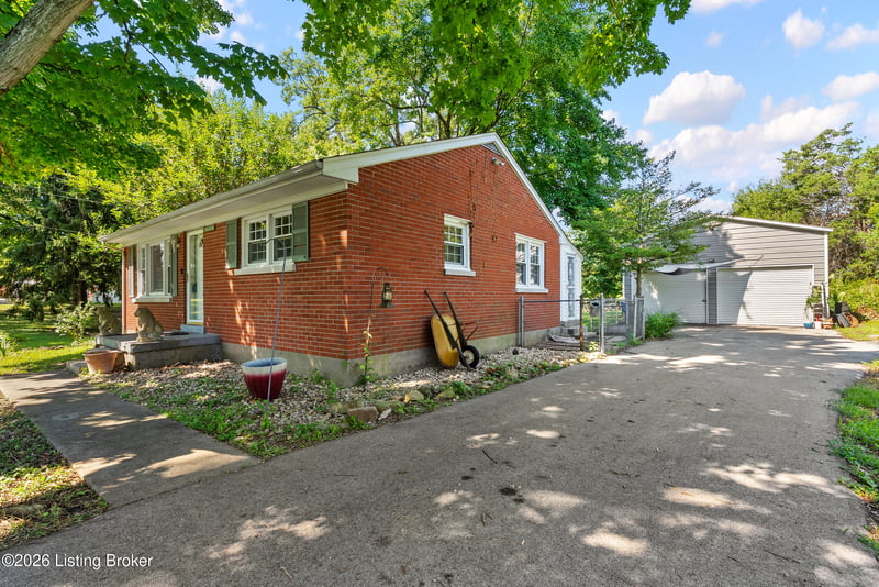 7804 Vaughn Mill Rd, Louisville, KY 40228