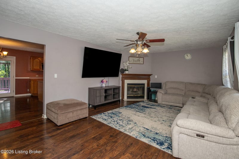 7807 Appleview Ln, Louisville, KY 40228
