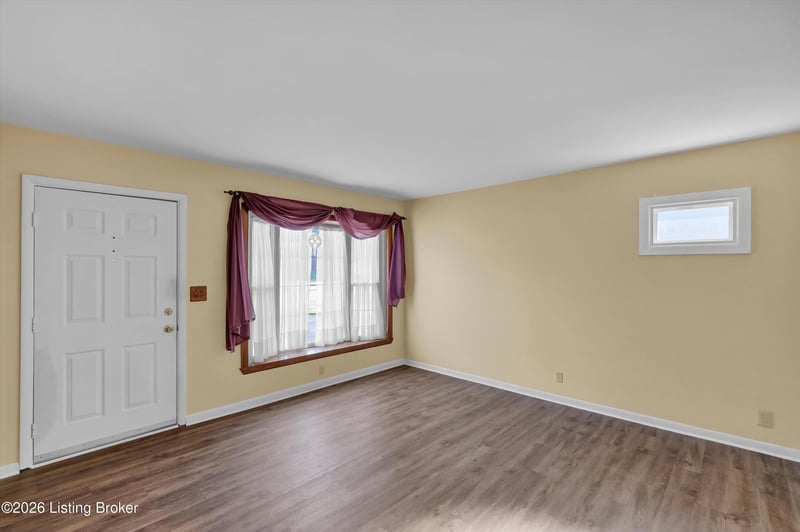 7808 Fair Ln, Louisville, KY 40291