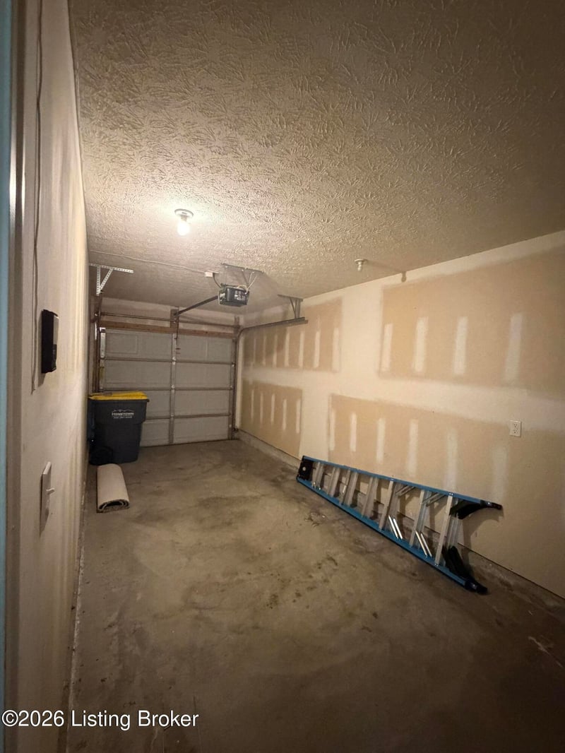 7817 Pleasure Walk Cir, Louisville, KY 40258