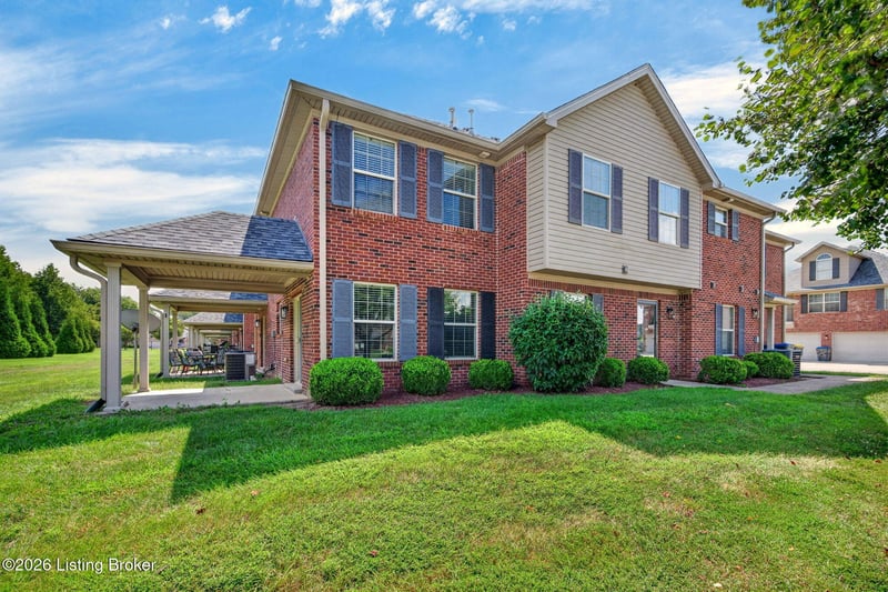 7828 Pleasure Walk Cir, Louisville, KY 40258