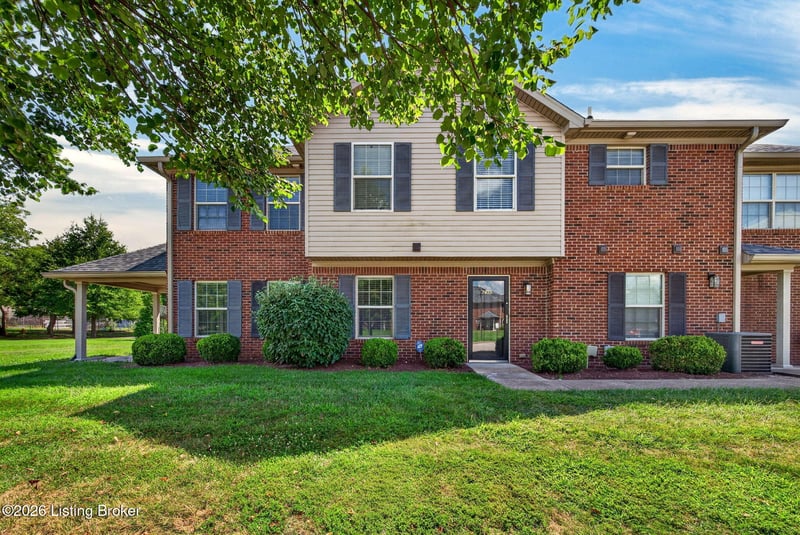 7828 Pleasure Walk Cir, Louisville, KY 40258