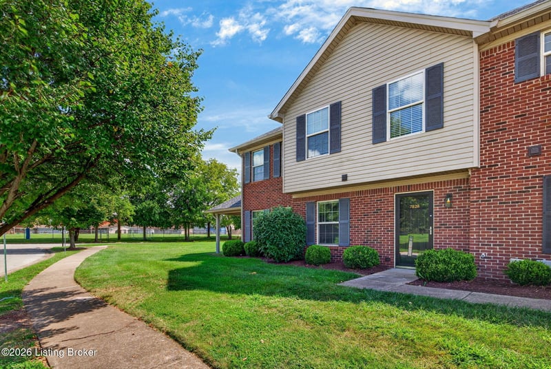 7828 Pleasure Walk Cir, Louisville, KY 40258