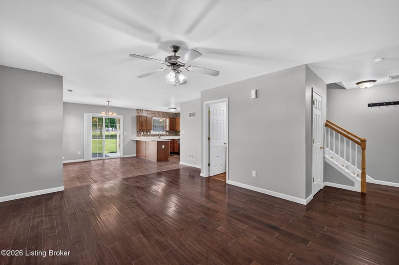 7828 Pleasure Walk Cir, Louisville, KY 40258