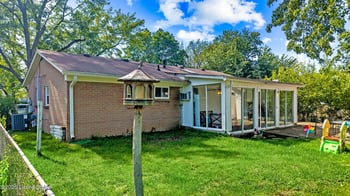 7903 Grenelle Dr, Louisville, KY 40228
