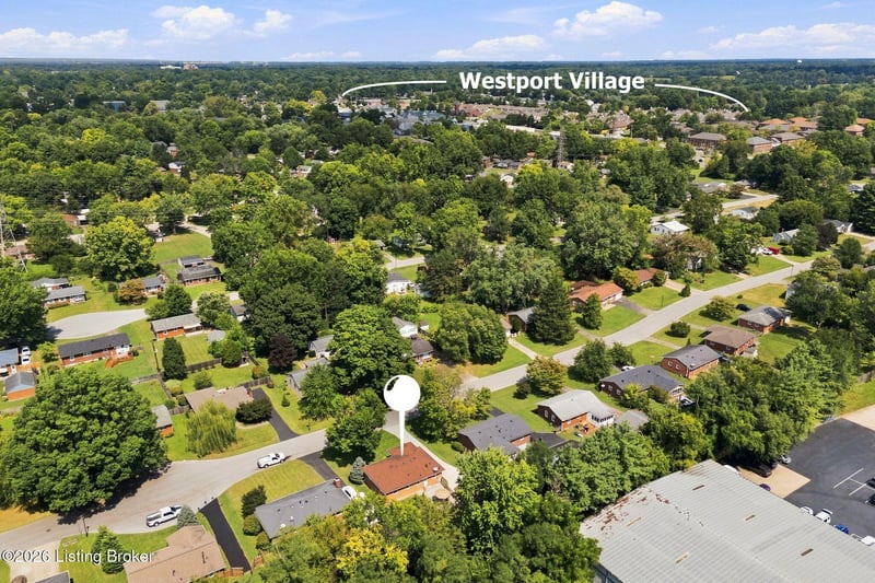 7904 Greenway Dr, Lyndon, KY 40222