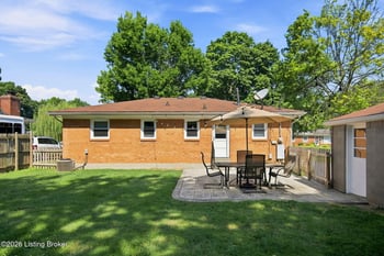 7904 Greenway Dr, Lyndon, KY 40222