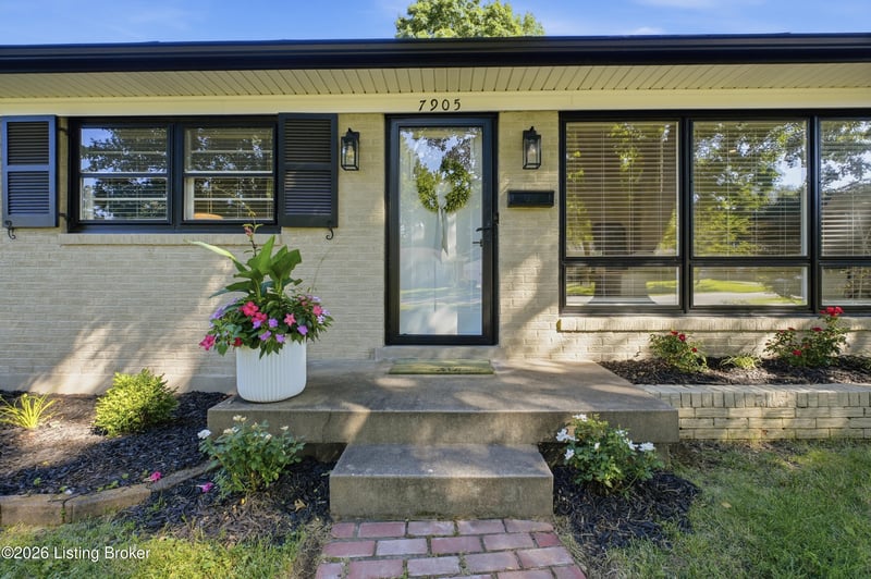 7905 Greenway Dr, Louisville, KY 40222
