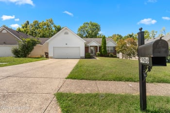 7906 Bridlevista Rd, Louisville, KY 40228