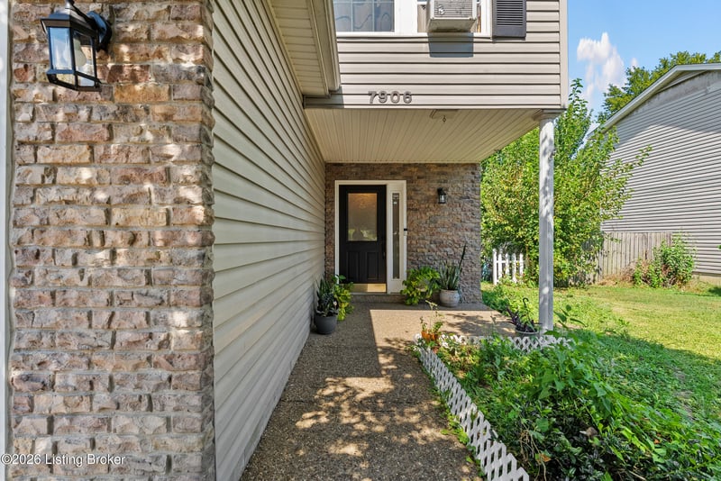 7906 Bridlewood Pl, Louisville, KY 40228