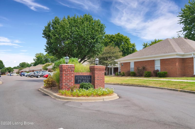 7906 Stovall Ct, Louisville, KY 40228
