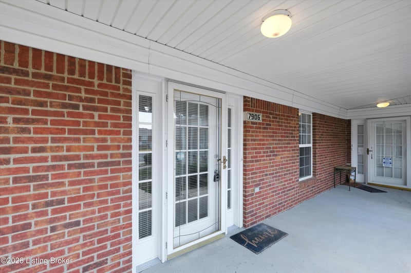 7906 Stovall Ct, Louisville, KY 40228