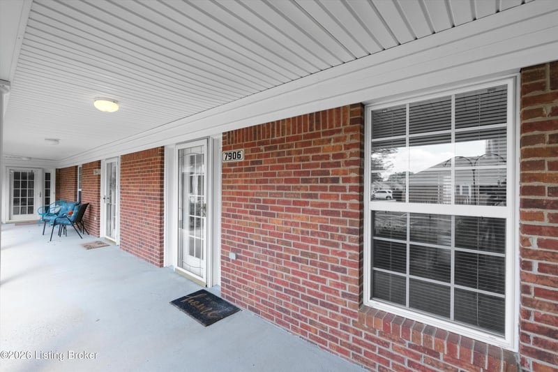 7906 Stovall Ct, Louisville, KY 40228