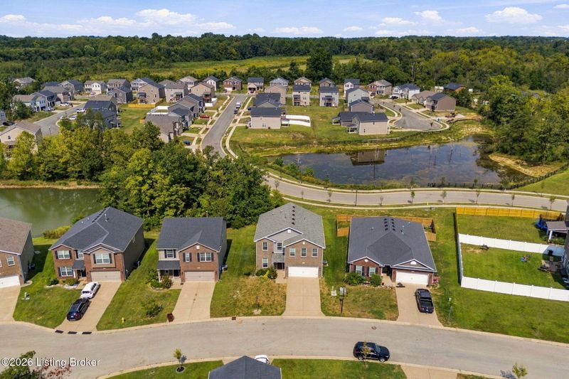 7909 Cascade Falls Cv, Louisville, KY 40229