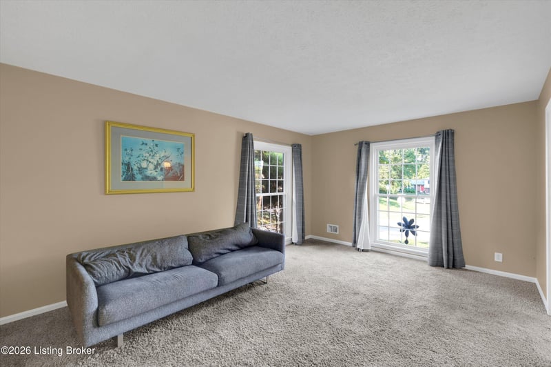 7909 Mary Sue Dr, Louisville, KY 40291
