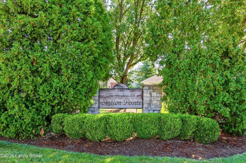 791 Garden Pointe Dr, Simpsonville, KY 40067