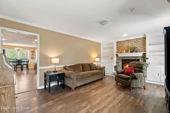 7919 Stonydale Ln, Louisville, KY 40220