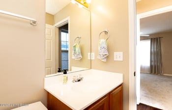 7921 Grand Cascade Dr, Louisville, KY 40228
