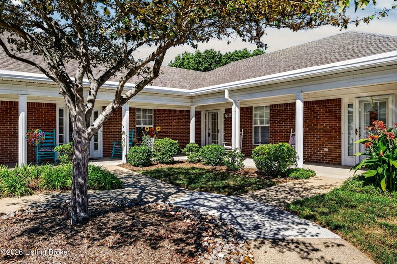 7944 Stovall Ct, Louisville, KY 40228