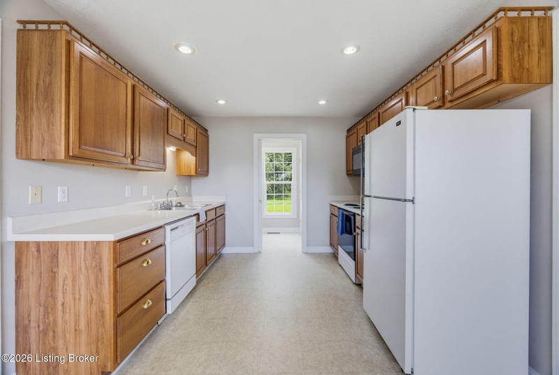 80 Gateway Ct, Smiths Grove, KY 42171