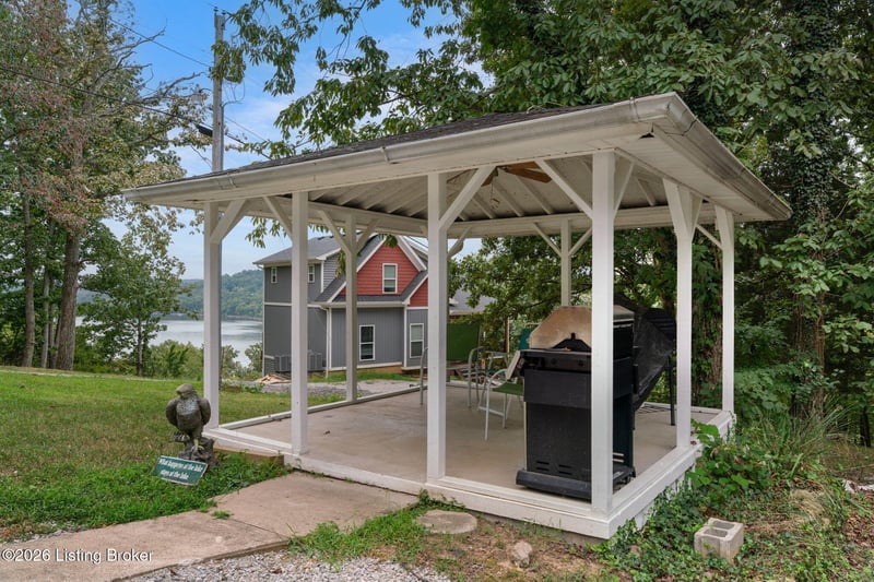 80 Holiday Hill Rd, Clarkson, KY 42726