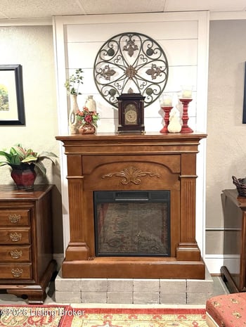8000 Barbour Manor Dr, Louisville, KY 40241