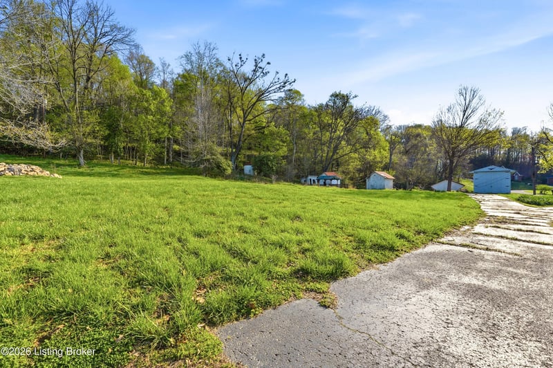 8001 Rock Hill Rd, Prospect, KY 40059