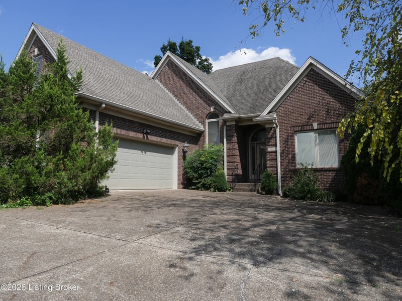 8005 Kendrick Crossing Ln, Louisville, KY 40291