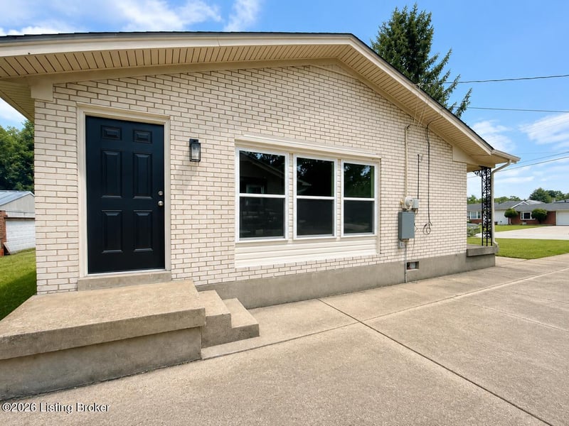 8006 Annella Way, Louisville, KY 40219
