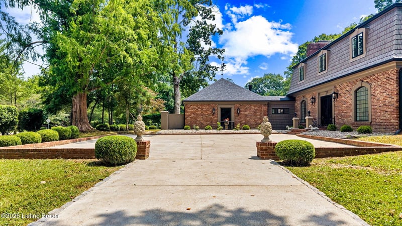 801 Greenwillow Way, Louisville, KY 40223