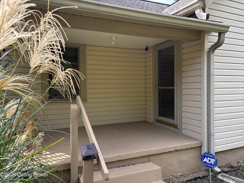 8010 Ferndale Rd, Louisville, KY 40291