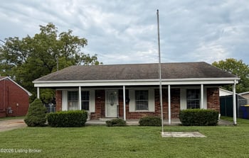 8012 Woodbury Dr, Louisville, KY 40219