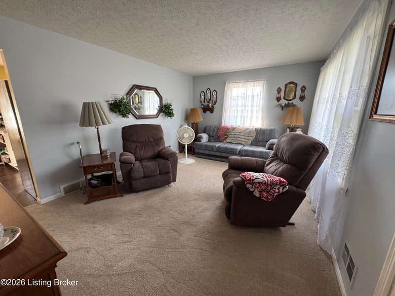 8020 Judge Blvd, Louisville, KY 40219