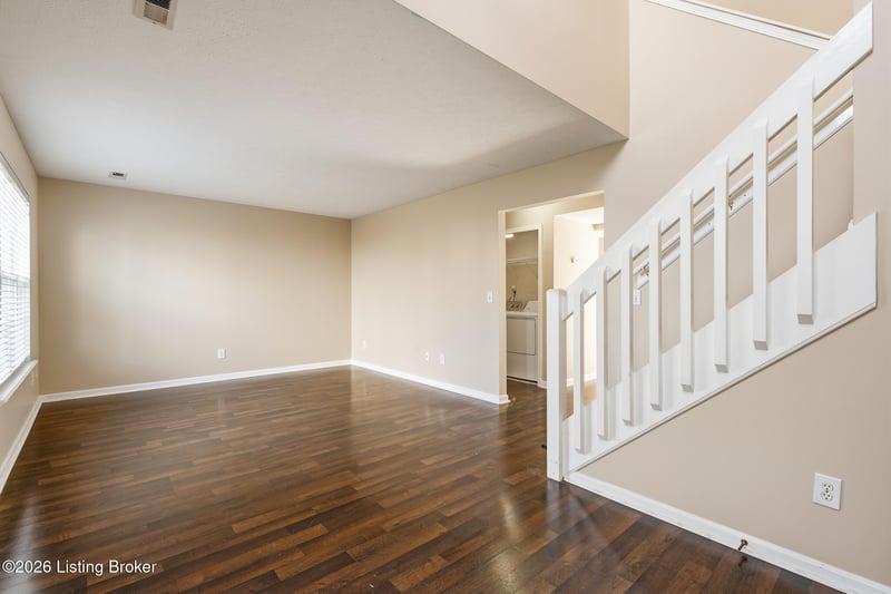 8025 Aspen Green Ln, Louisville, KY 40291