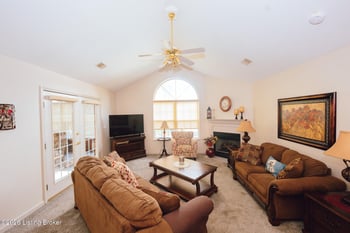 8037 Saint Andrews Village Dr, Louisville, KY 40241