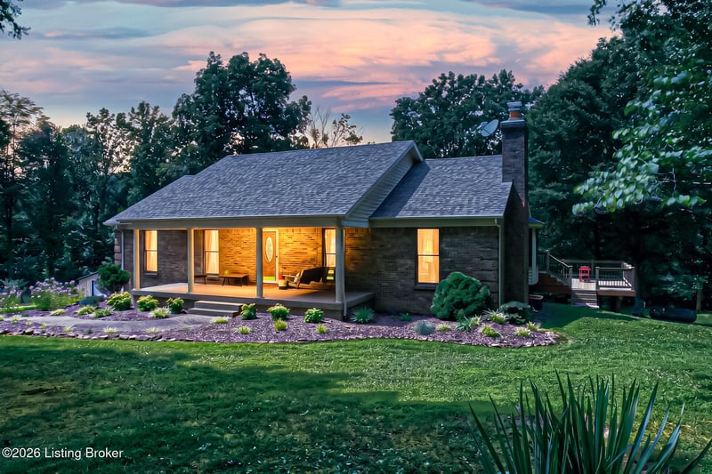 804 E Pioneer Dr, Lebanon Junction, KY 40150