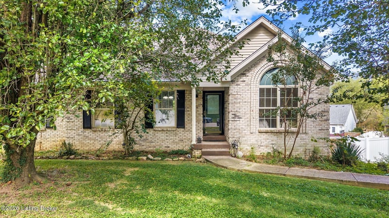 805 Auburn Oaks Dr, Louisville, KY 40214